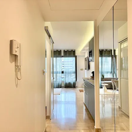Gray D'albion - One Bedroom - 2a4 *