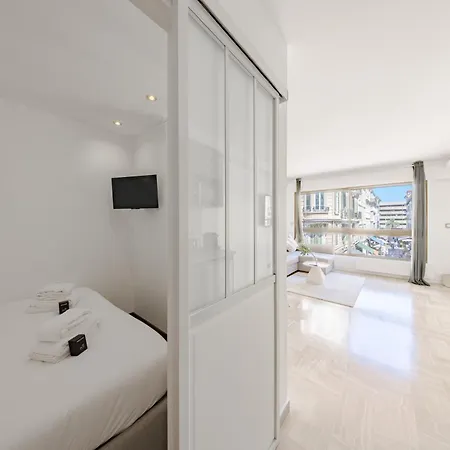 Gray D'albion - One Bedroom - 2a4 Apartman
