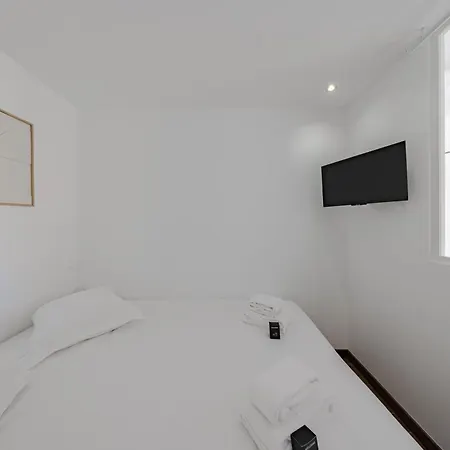 Gray D'albion - One Bedroom - 2a4