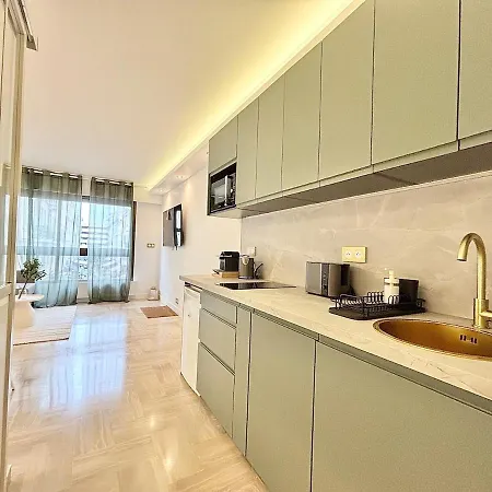 Gray D'albion - One Bedroom - 2a4 *